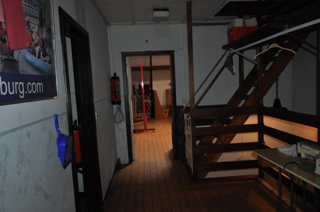 Kinrooi Sailcenter Limburg 호스텔 외부 사진