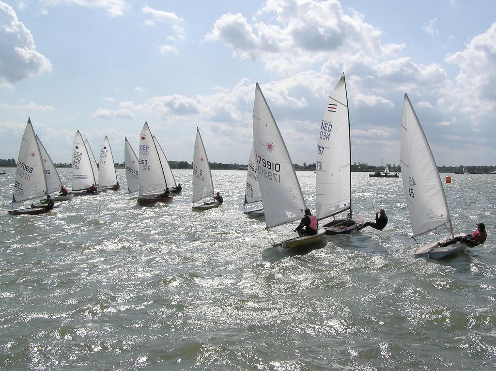 Kinrooi Sailcenter Limburg 호스텔 외부 사진