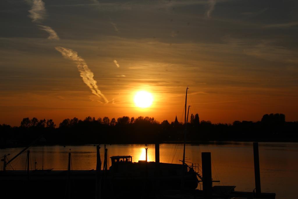 Kinrooi Sailcenter Limburg 호스텔 외부 사진