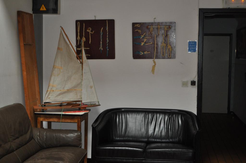 Kinrooi Sailcenter Limburg 호스텔 외부 사진