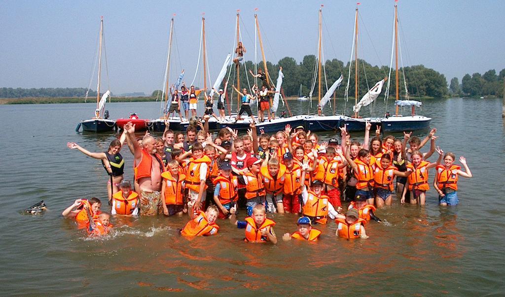 Kinrooi Sailcenter Limburg 호스텔 외부 사진