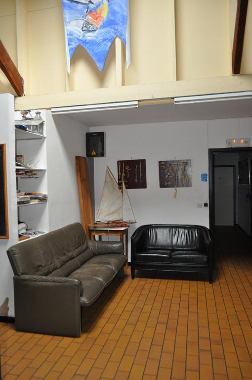 Kinrooi Sailcenter Limburg 호스텔 외부 사진
